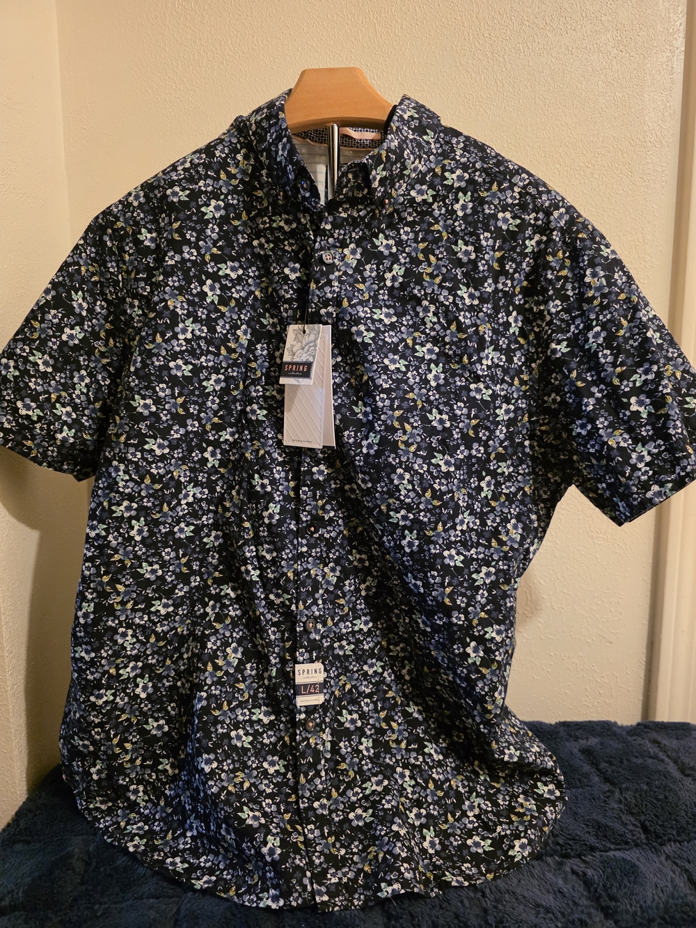 Men's Navy Floral Short-Sleeve Button-Down Shirt by Ricky Singh-Size Large/42